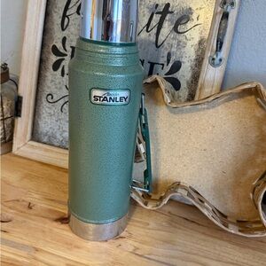 Stanley Aladdin Metal Thermos 1 Quart Green Vintage Model 98B94H